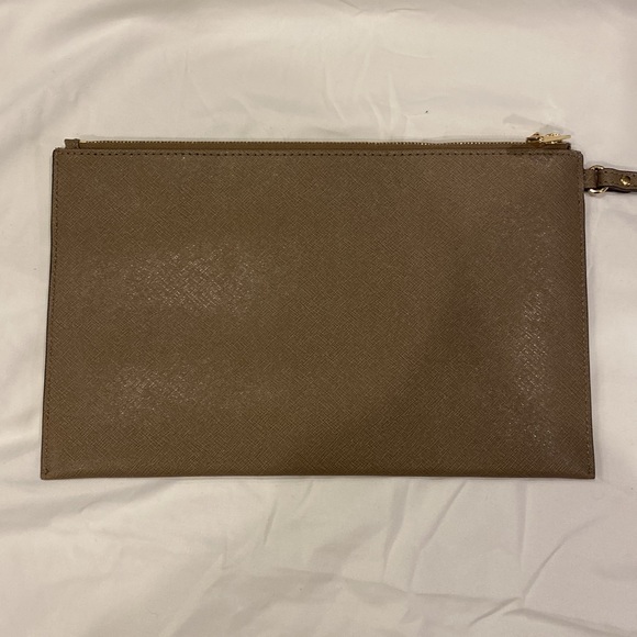 Michael Kors large wristlet - Picture 2 of 5